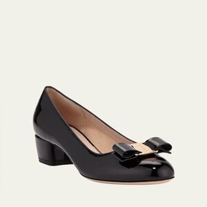 FERRAGAMO
Vara Bow Leather Low Pumps